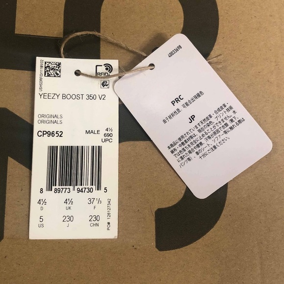 Yeezy boost 350 V2 size 5 bred - Picture 9 of 9
